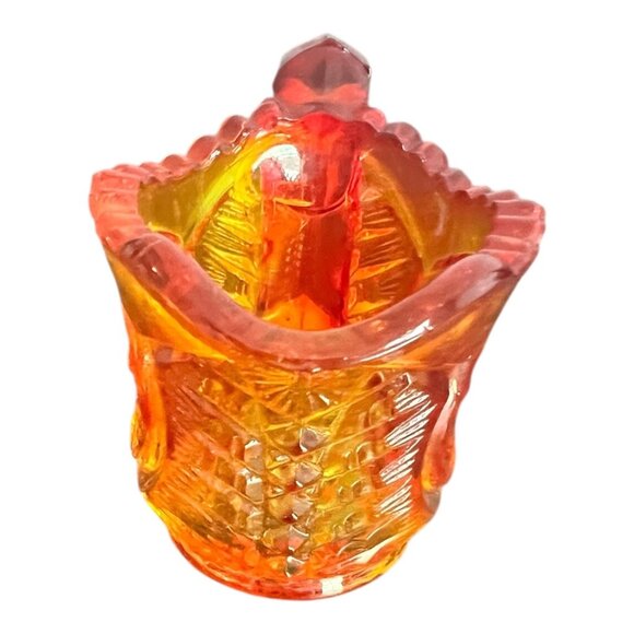 Vtg L.E Smith Handcrafted Amberina Glass Creamer 2" Tall With Scalloped Rim - Picture 7 of 8